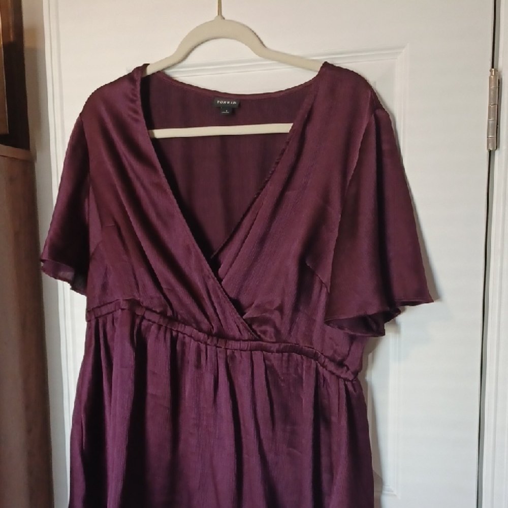 Torrid Plum, Shimmer Blouse🥂